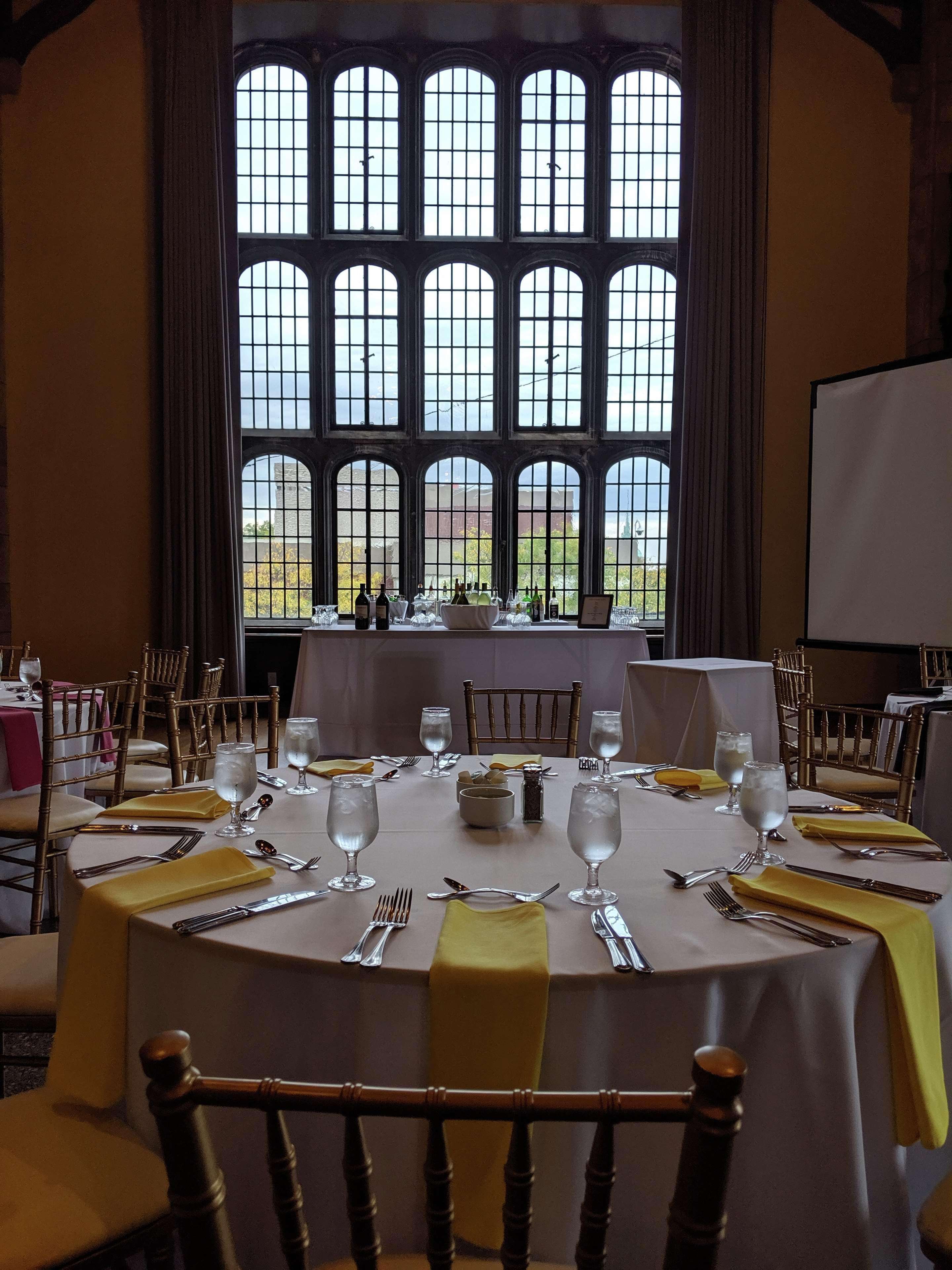 The Tudor Arms Hotel Cleveland - A Doubletree By Hilton Eksteriør bilde