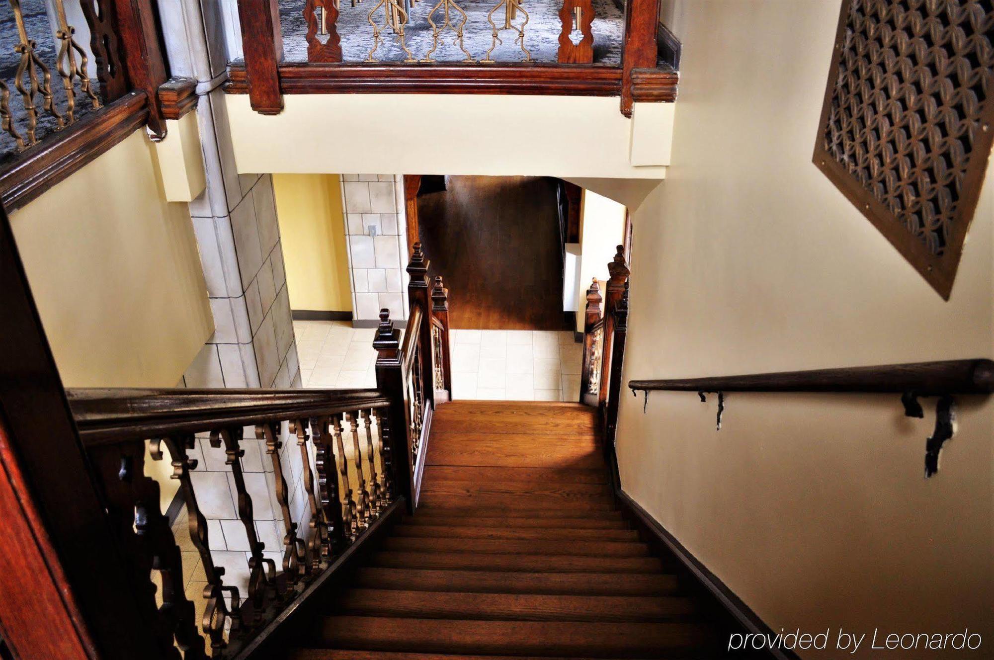 The Tudor Arms Hotel Cleveland - A Doubletree By Hilton Eksteriør bilde