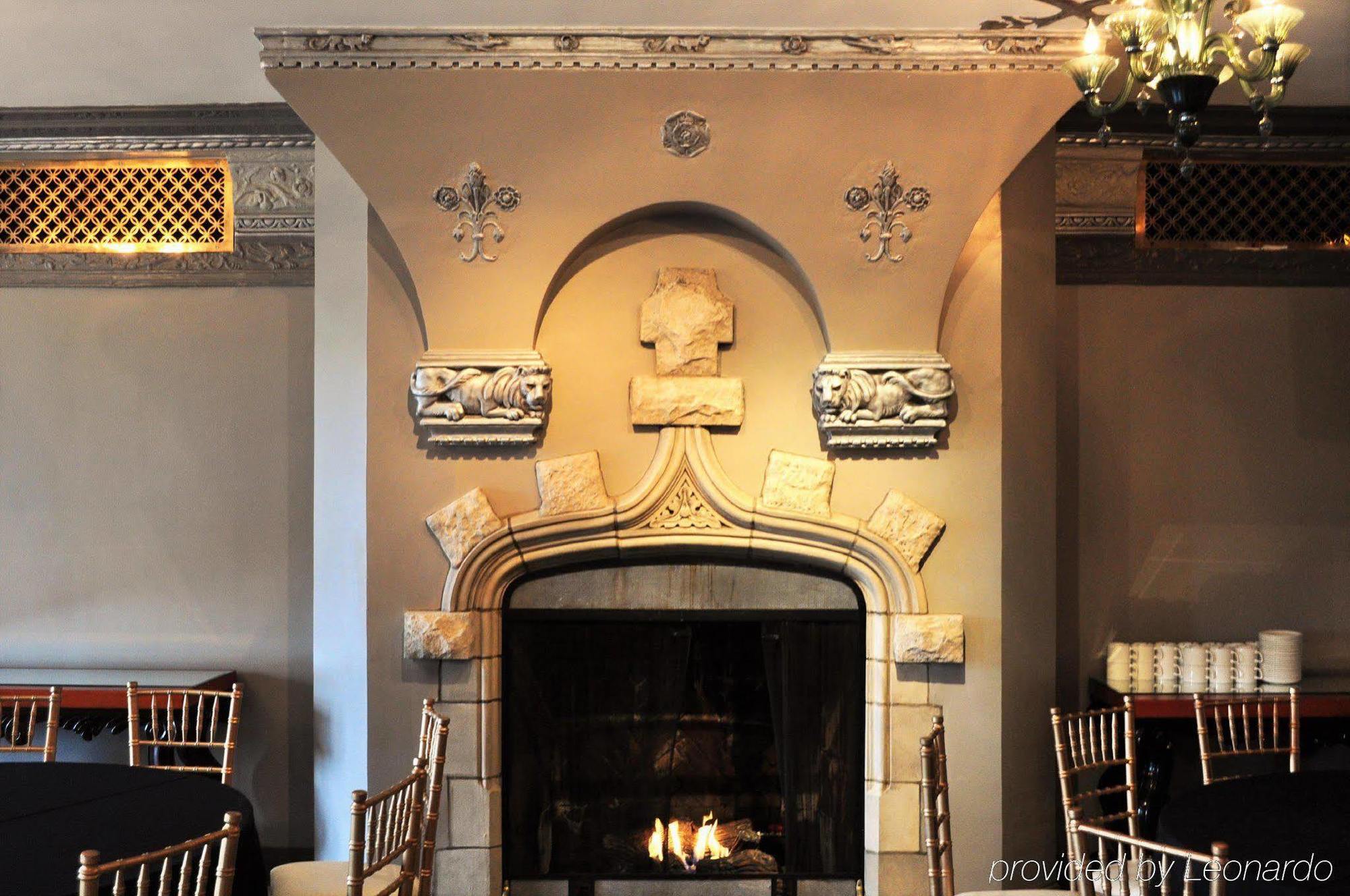 The Tudor Arms Hotel Cleveland - A Doubletree By Hilton Eksteriør bilde